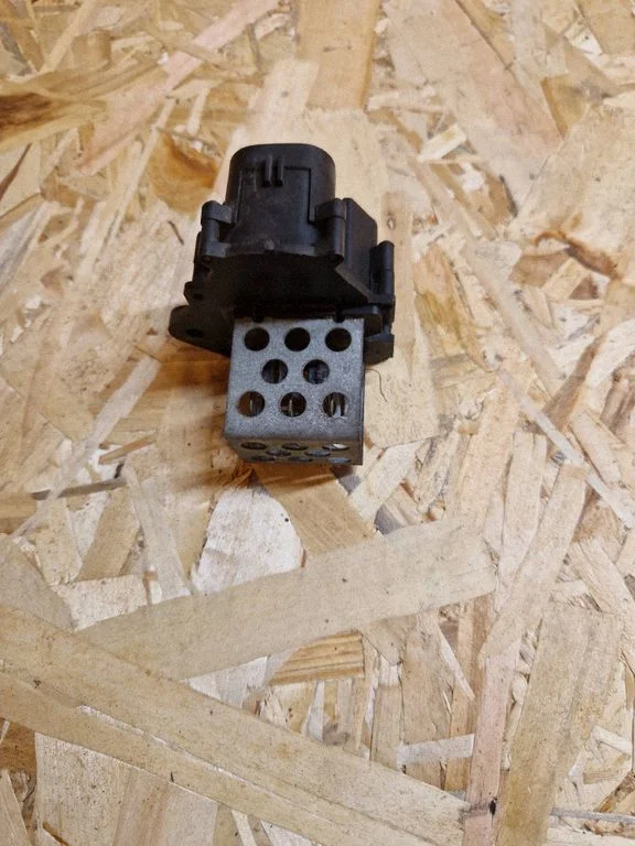 Heater blower motor/fan resistor 9658508980