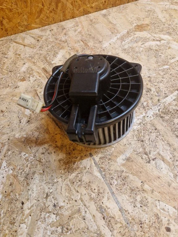 Heater fan/blower HB111D651