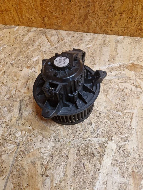 Heater fan/blower BK2T18456AC