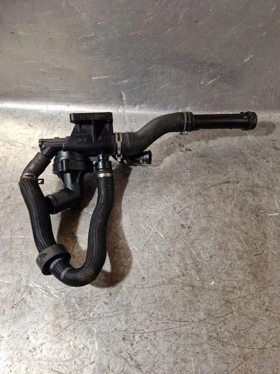Thermostat/thermostat housing 110615482R