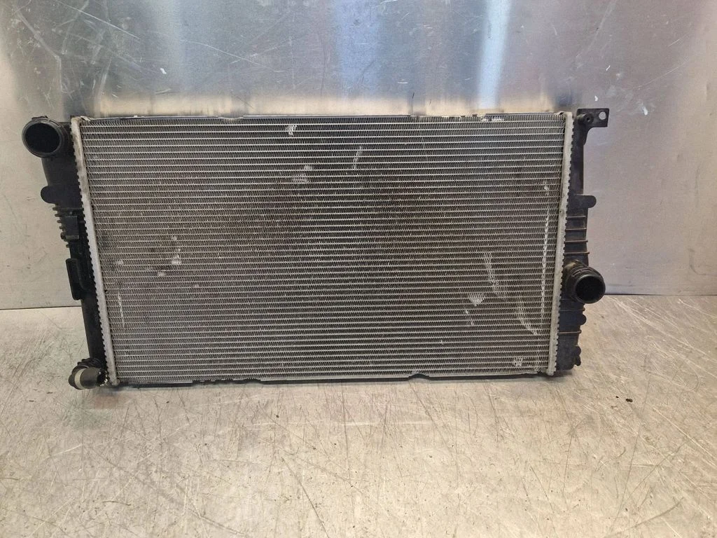 Jahutusvedeliku radiaator – BMW 3-seeria F30 F35 F31 (2012-2018)