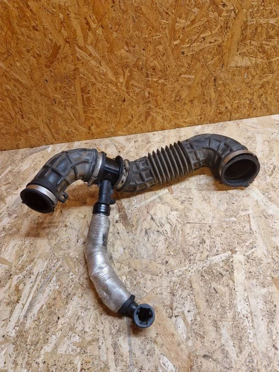 Intercooler hose/pipe GK219F805AA