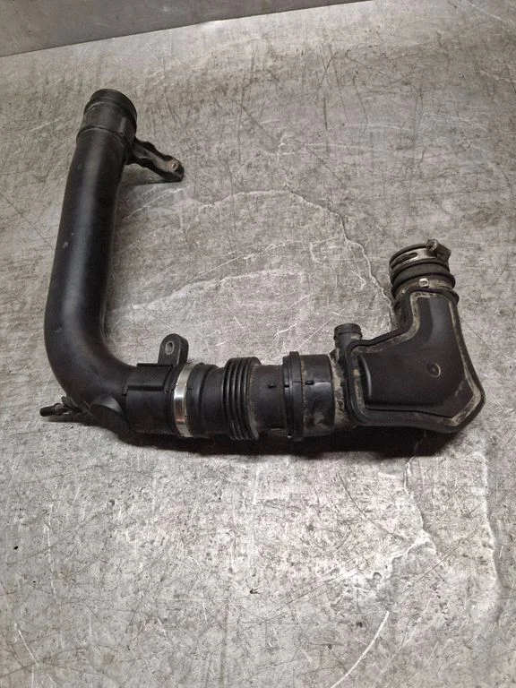Intercooler hose/pipe CV616C784AG