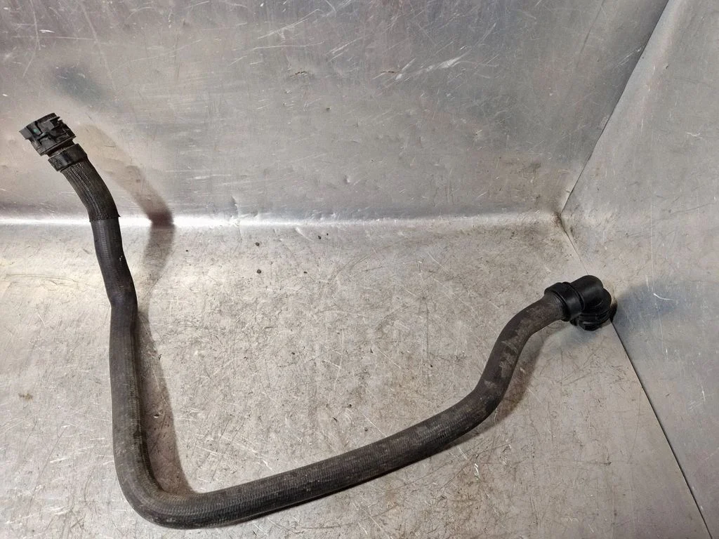 Coolant pipe/hose 31219