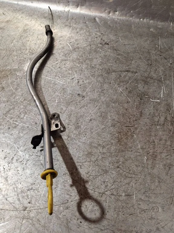 Oil level dip stick – Nissan NV300 (2016-)