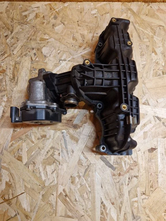 Intake manifold – Volkswagen Passat CC (2008-2016)