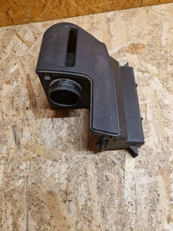 Air intake duct part – Volkswagen Jetta VI (2011-2018)