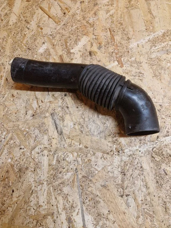Air intake duct part 9684813780