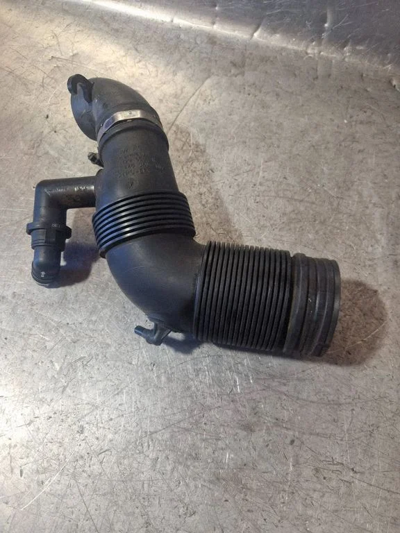 Gaisa caurule uz turbīnu 6R0129654C