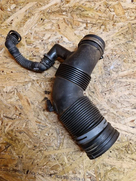 Air intake hose/pipe – Volkswagen Polo V 6R (2009-2017)