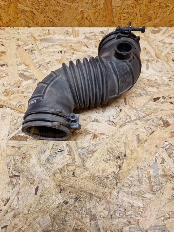 Air intake hose/pipe – KIA Ceed (2012-2018)