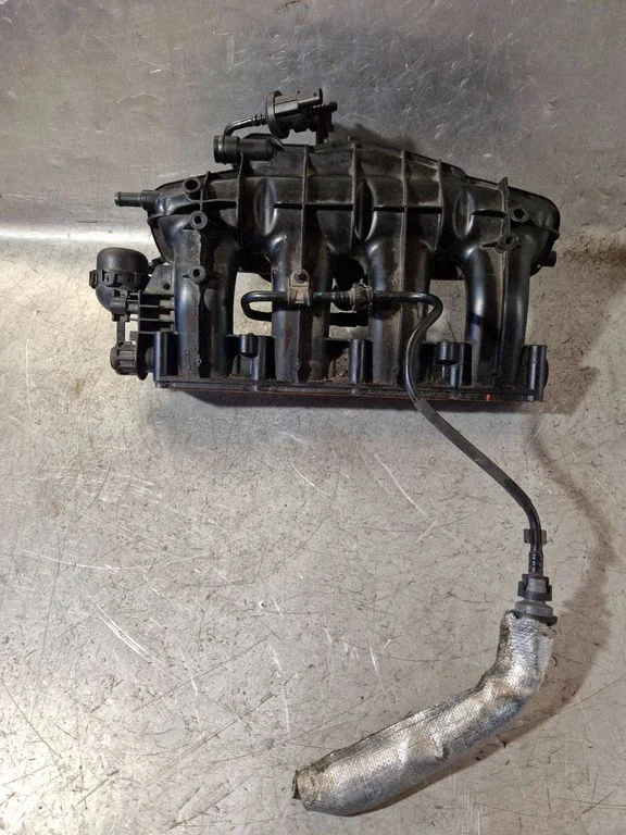 Intake manifold – Volkswagen Passat CC (2008-2016)