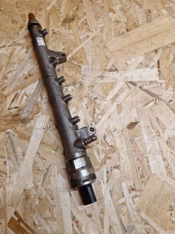 Fuel main line pipe 03L089S