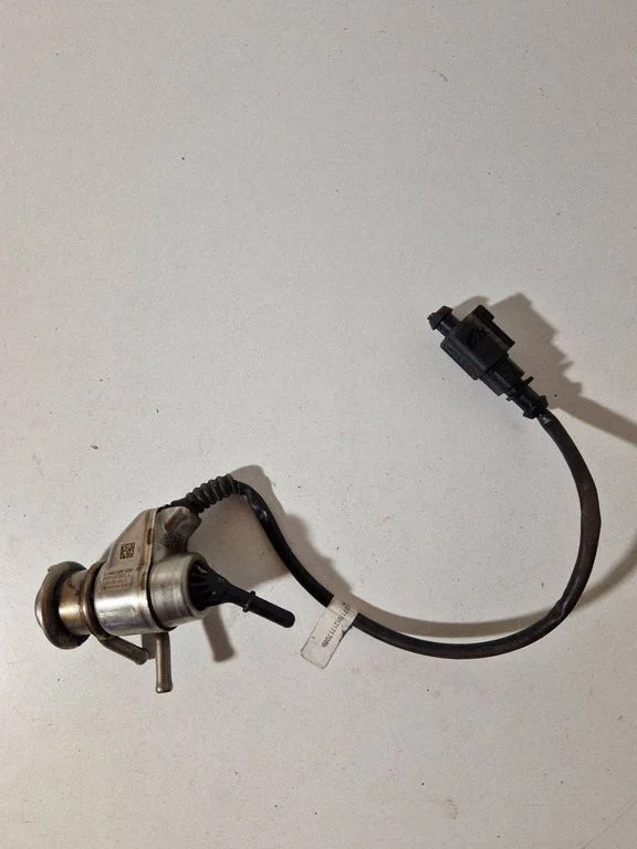Fuel pressure sensor – Audi A6 S6 C7 4G (2011-2018)