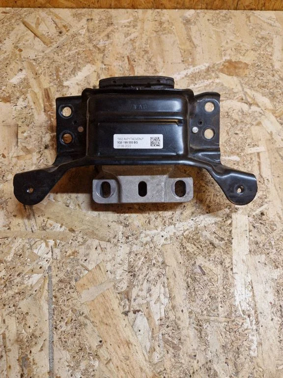 Engine mount bracket – Skoda Octavia Mk4 (2019-)