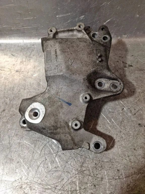 Engine mounting bracket 112313054R