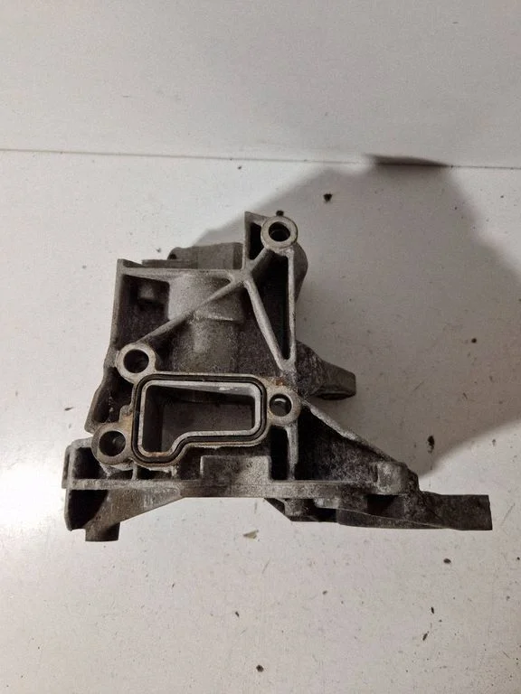 Engine mounting bracket 059145169AE