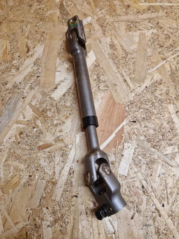 Steering column universal joint E1119A2
