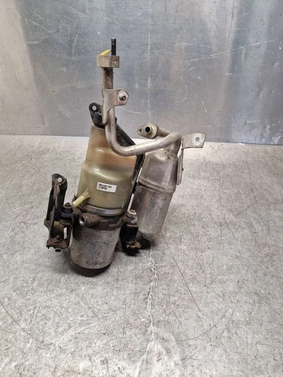 Roolivõimendi pump 31280369