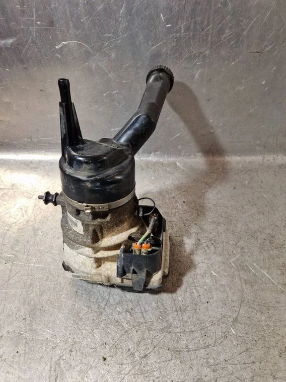 Power steering pump 9684252580
