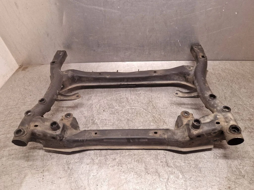 Front subframe – Mercedes-Benz C-Class W205 (2014-2021)