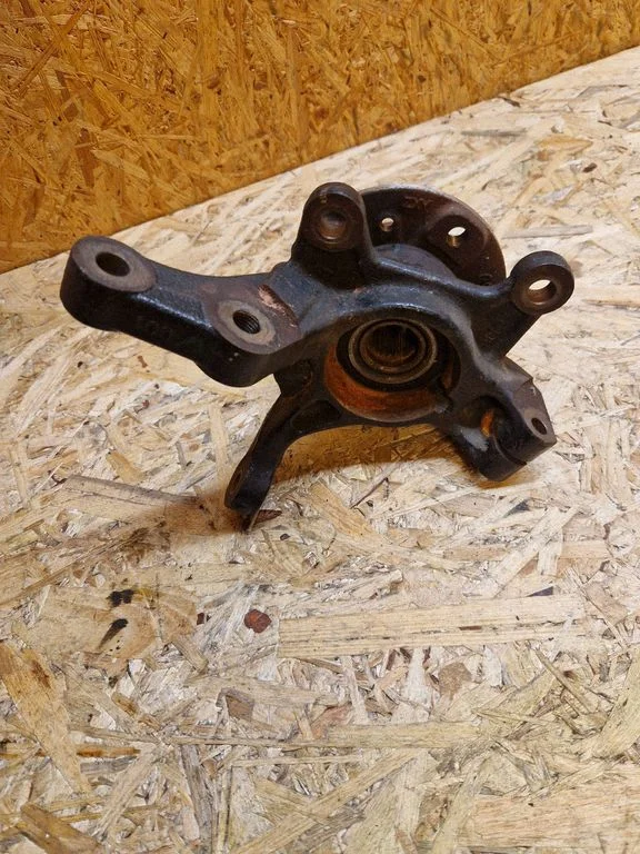Front wheel hub PLT5