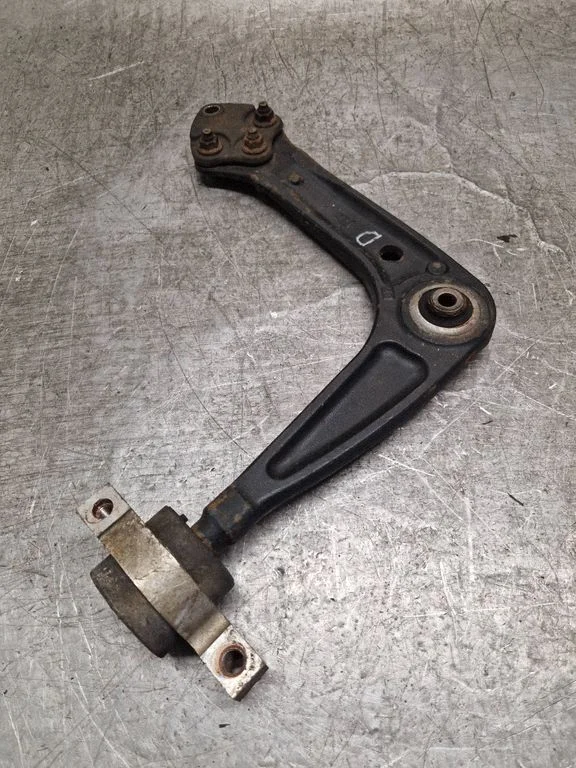 Front lower control arm/wishbone 872275