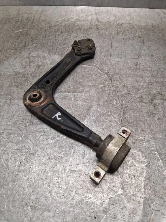 Front lower control arm/wishbone 872276