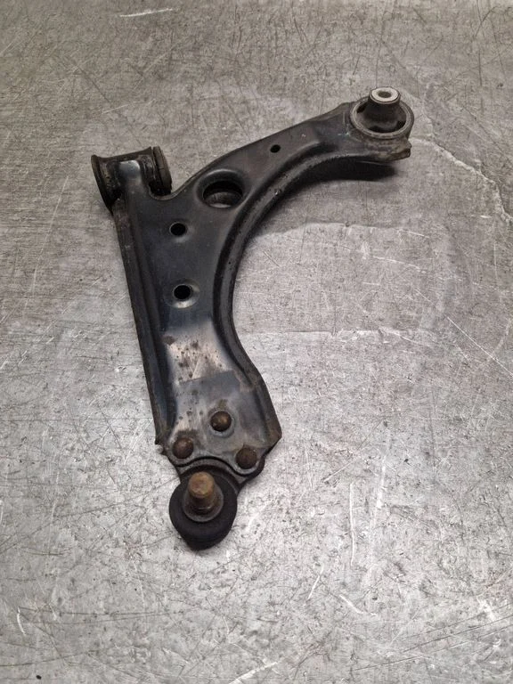 Front lower control arm/wishbone – left