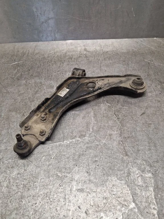 Front lower control arm/wishbone – left