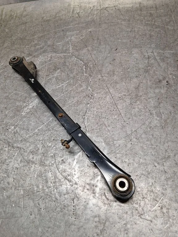 Rear control arm 6768724