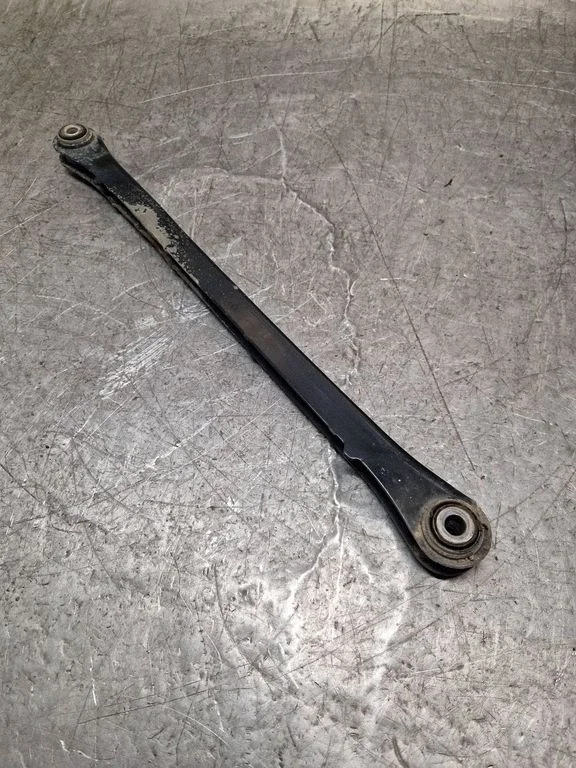 Rear control arm 6768726