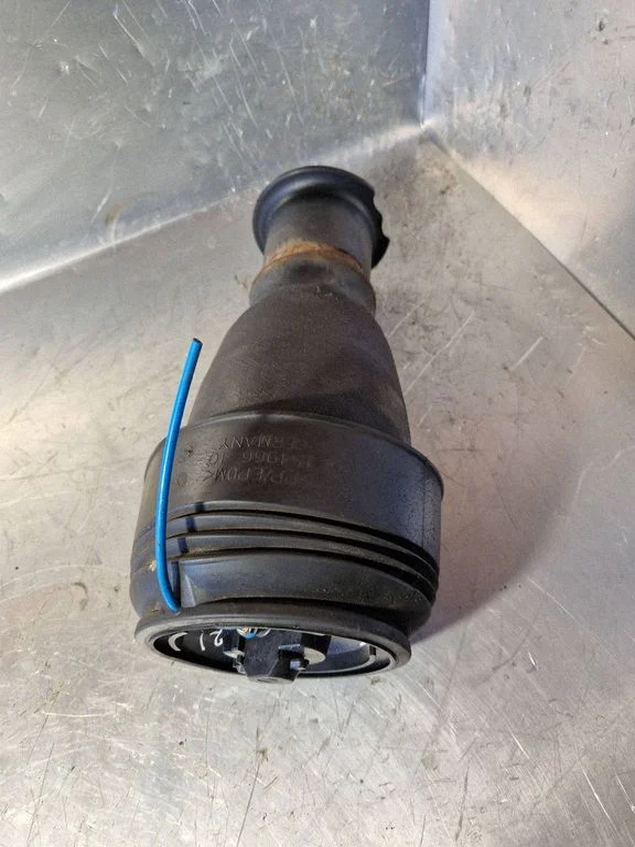 Rear air suspension bag/shock absorber – BMW 5 Series E60 E61 (2004-2010)