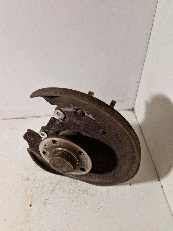 Tagumine rumm 8K0505435AB