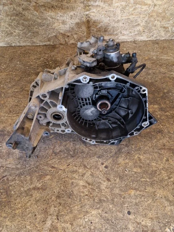 Manual 6 speed gearbox