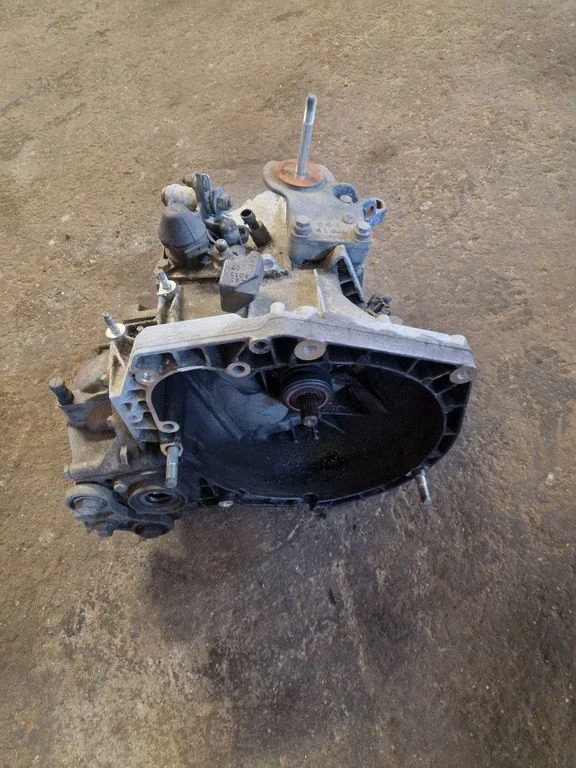 Manual 6 speed gearbox