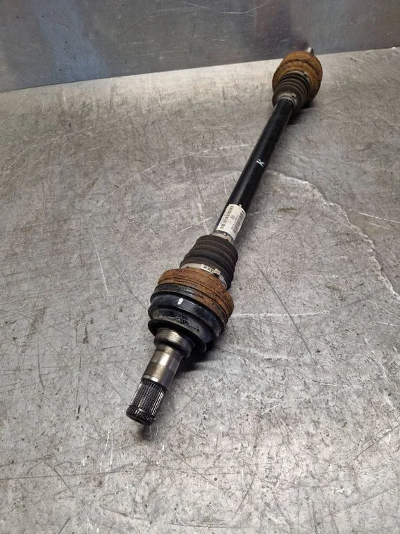 Tagumine pooltelg – Volkswagen Touareg II (2010-2018)
