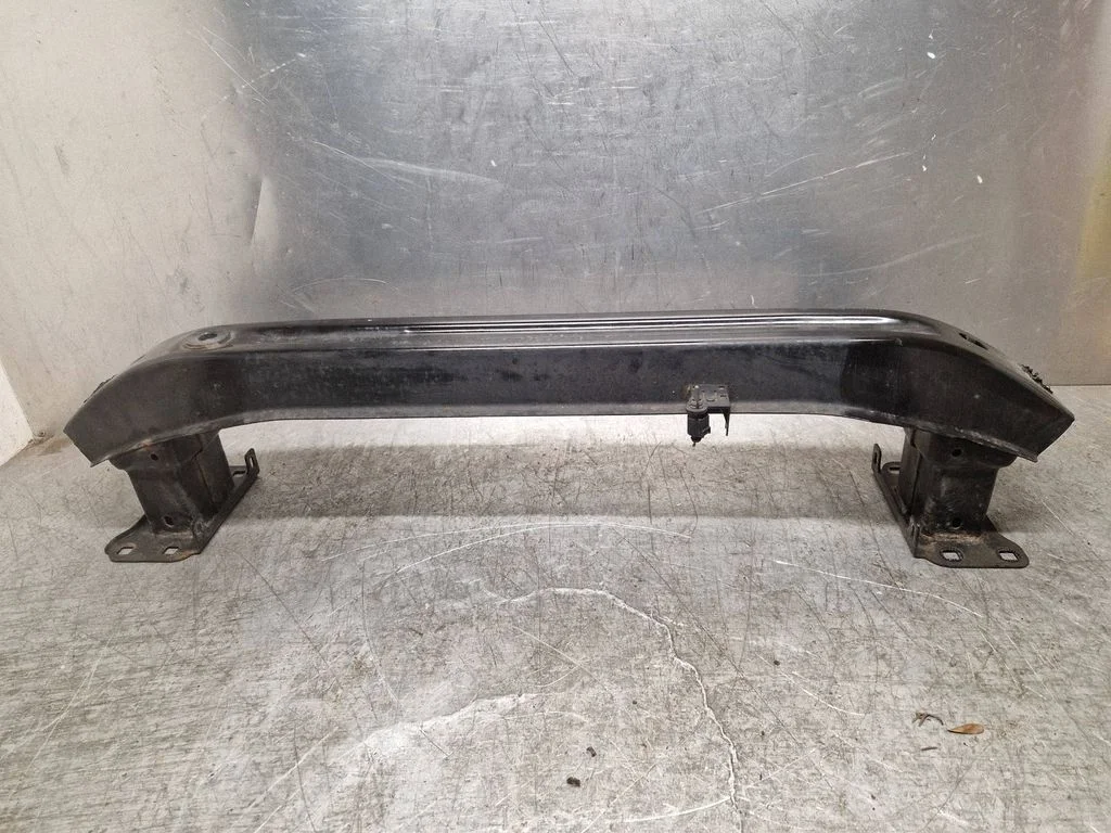 Front bumper cross member – Volkswagen Jetta VI (2011-2018)