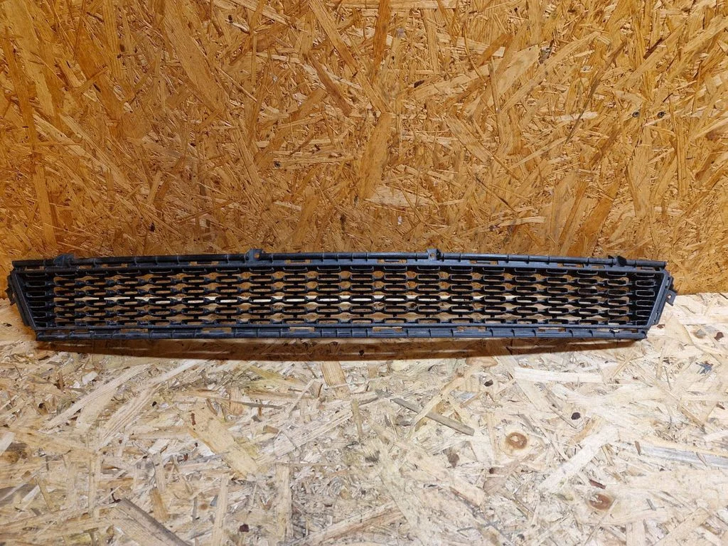 Front bumper lower grill 86560A2600