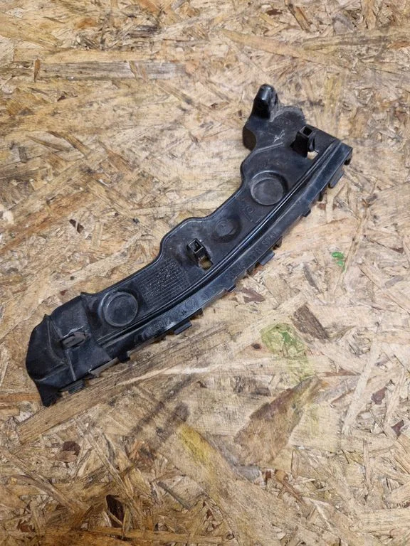 Front bumper mounting bracket – Volkswagen Sharan (2011-)