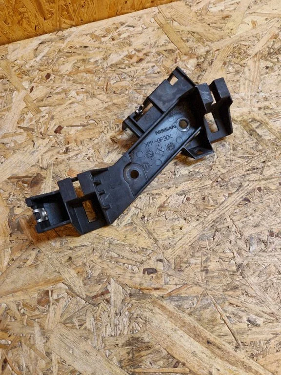 Esistange kinnitusklamber PPGF30
