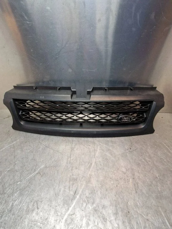 Front bumper upper radiator grill AH328138AW