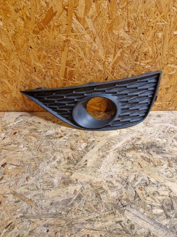 Front fog light trim/grill 6J0853666A