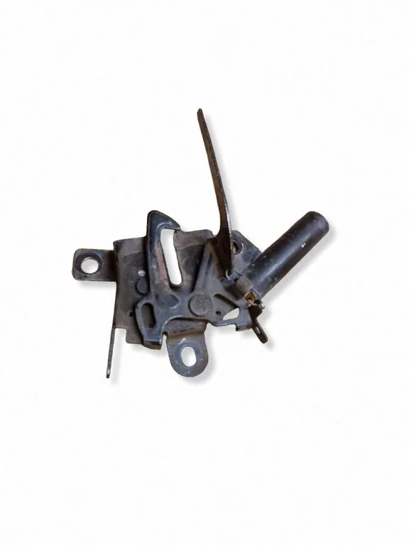 Engine bonnet/hood lock/catch