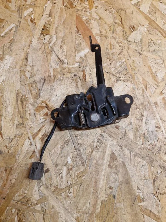 Engine bonnet/hood lock/catch 4E21