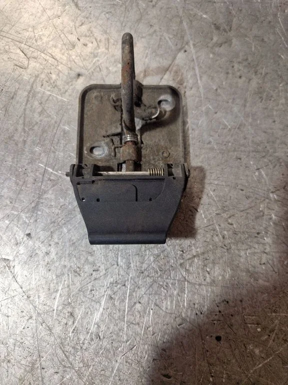 Engine bonnet/hood lock/latch loop/hook – Skoda Rapid (NH) (2012-2019)