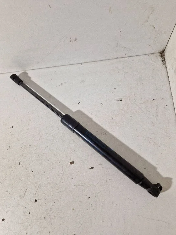 Mootorikapoti amortisaator – BMW 5-seeria E60 E61 (2004-2010)