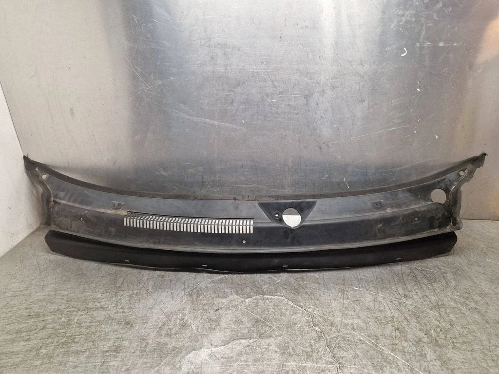 Wiper trim 05116266AE