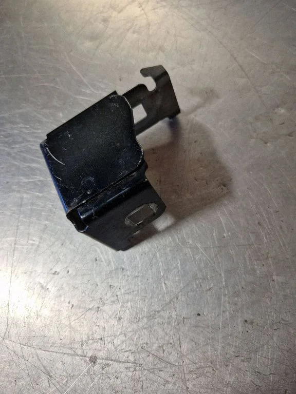 Fender mounting bracket 2350041R – Renault Talisman (2015-)