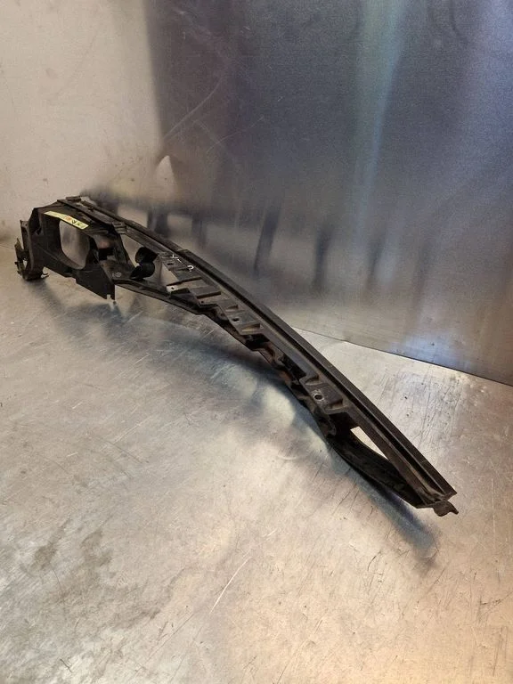 Fender mounting bracket 7157990